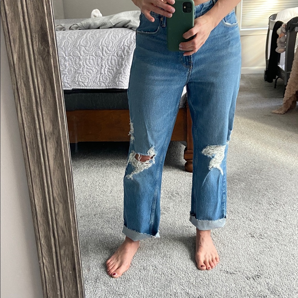 Distressed Good American Jeans - Picture 7 of 11